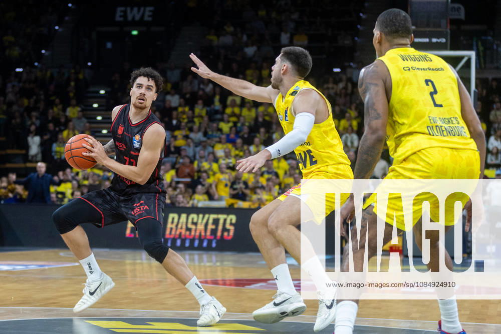 Oldenburg, Lower Saxony, Germany, October 23, 2026, Joshua Obiesie (left), BMA365 Bamberg Baskets; Stefan Momirov (center), EWE Baskets Oldenburg; Demajeo Wiggins (right), EWE Baskets Oldenburg. EWE Baskets Oldenburg vs. BMA365 Bamberg Baskets. Basketball 1. Basketball Bundesliga, 2026–2027 season, Matchday 6, Grosse EWE Arena: EWE Baskets Oldenburg vs. BMA365 Bamberg Baskets www.andreas-burmann.de