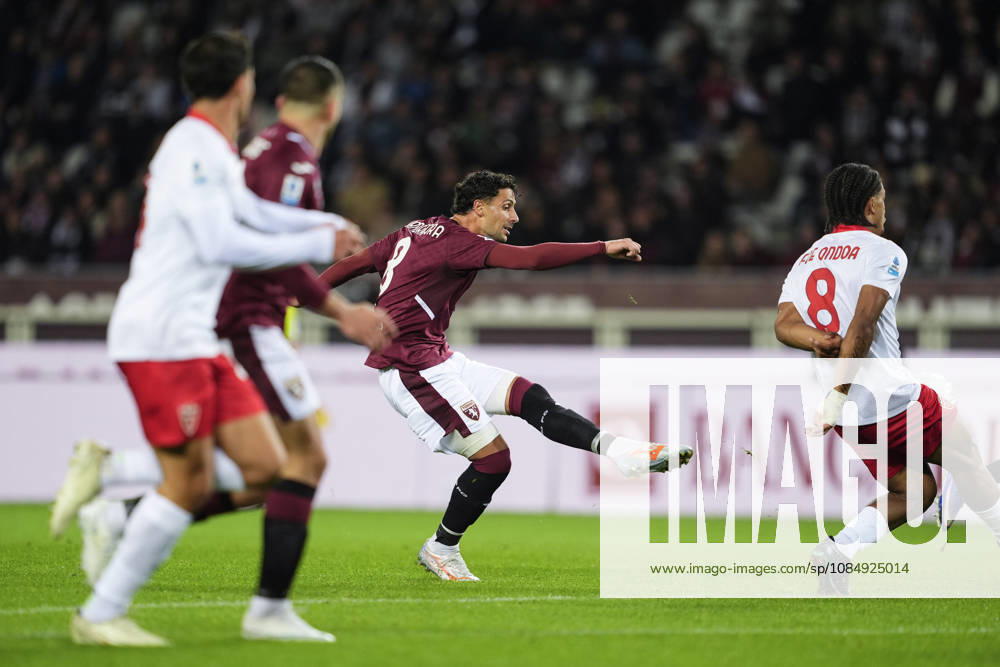 Torino s Rolando Mandragora during the Serie A soccer match between Torino FC and AC Monza at the Stadio Olimpico Grande Torino in Turin, Italy - October 23, 2026. - Soccer
