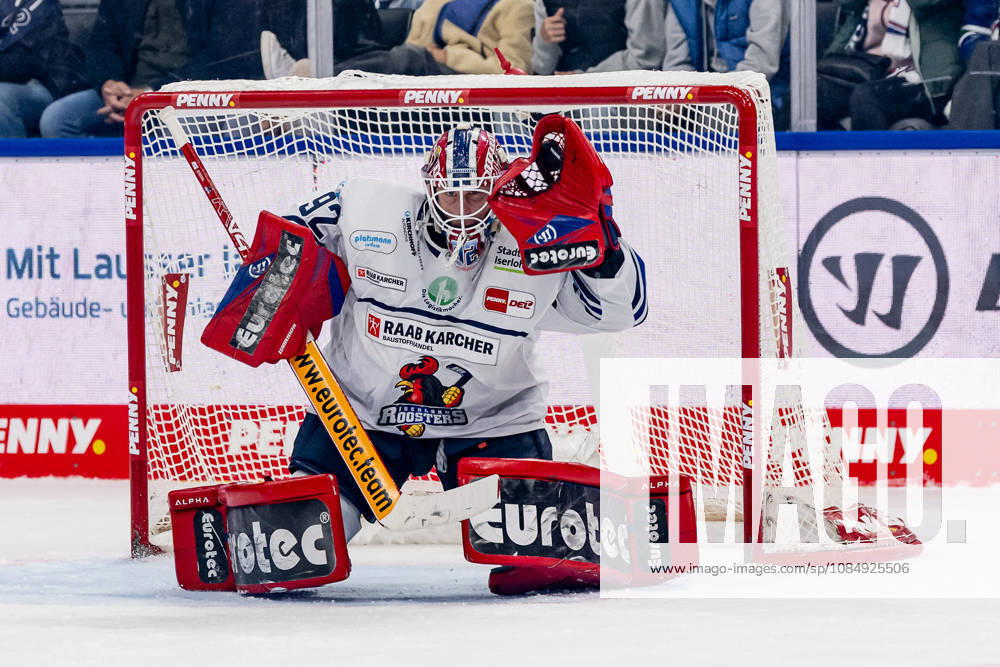 Andreas Jenike, goaltender, Iserlohn Roosters, 92 with the puck in his catching glove (GER), EHC Red Bull Munich vs. Iserlohn Roosters, DEL, 2026–2027 season, Matchday 11, October 23, 2026 Photo: HMB Media, Franz Feiner