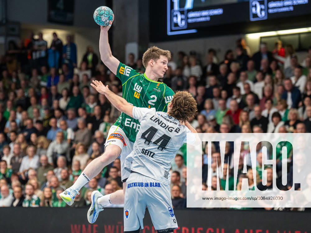 Oskar Neudeck of Frisch Auf Goeppingen, No. 02, is high in the air; Stephan Seitz of ThSV Eisenach, No. 44, is closing in on him. Frisch Auf Goeppingen vs. ThSV Eisenach, handball, 1st Bundesliga, men’s division, 2026–2027 season, October 23, 2026, Frisch Auf Goeppingen vs. ThSV Eisenach, Handball, 1st Bundesliga, Men, 2026–2027 season, October 23, 2026, Goeppingen