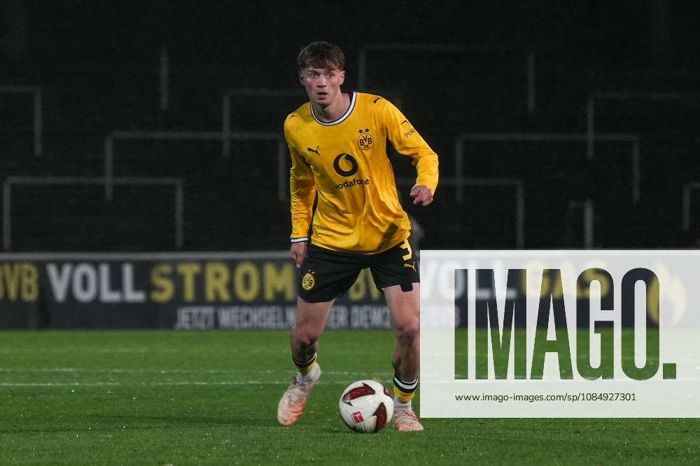2026–2027 Season, Matchday 14, Regionalliga West at Rote Erde Stadium, Dortmund, Germany BV Borussia Dortmund U23 vs. Bonner SC Finn Fuchs BVB