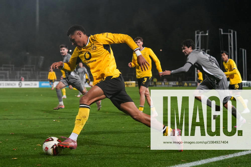 2026–2027 Season, Matchday 14, Regionalliga West at Rote Erde Stadium, Dortmund, Germany BV Borussia Dortmund U23 vs. Bonner SC Kevin Mutove BVB