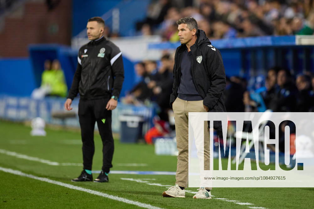 Juan Francisco Funes, head coach of Malaga CF, looks on during the LaLiga EA Sports match between Deportivo Alaves and Malaga CF at Mendizorrotza on October 23, 2026, in Vitoria, Spain. Vitoria Spain - ZUMAa181 20261023_zaa_a181_005