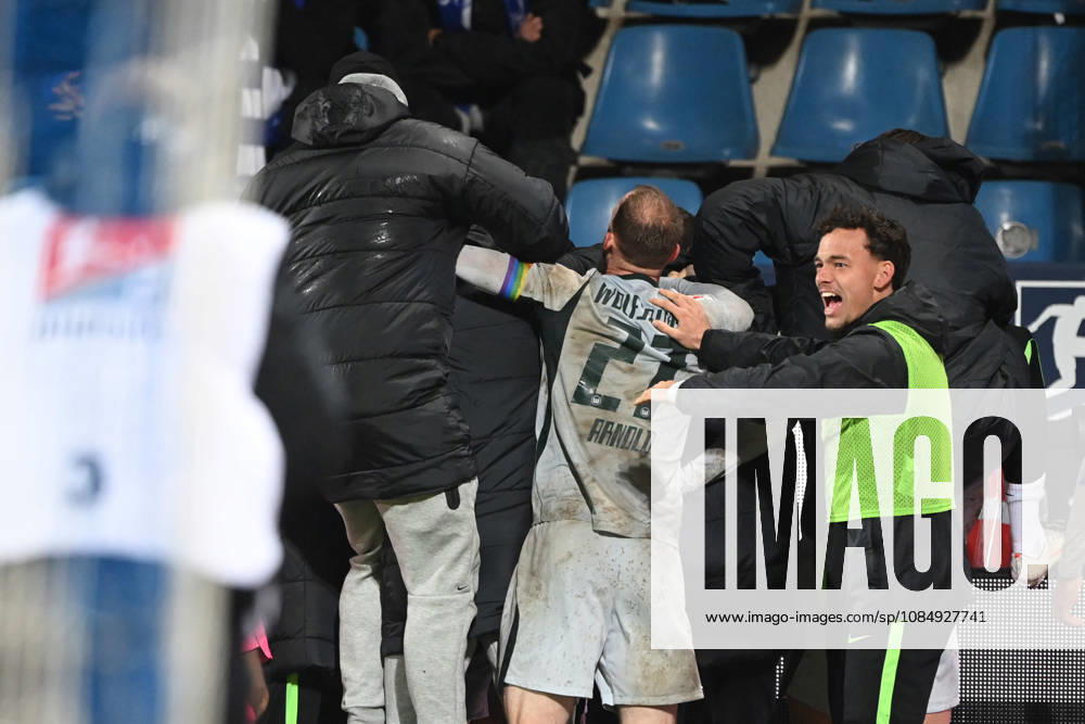 Jubilation at VfL Wolfsburg after Kento SHIOGAI WOB’s supposed goal, which was, however, disallowed following a video review, video assistant referee (VAR), and the Cologne Cellar, VfL Bochum (BO) vs. VfL Wolfsburg (WOB) 1–1 Soccer 2. Bundesliga, Matchday 9, on October 23, 2026, at the Ruhrstadion in Bochum, Germany. DFL regulations prohibit any use of photographs as image sequences and or quasi-video.