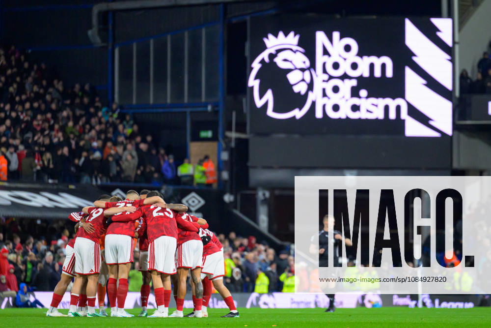 IPSWICH, ENGLAND OCTOBER 23 - Players of Nottingham Forest huddle with No Room for Racism campaign logo before the start of the Premier League game between Ipswich Town and Nottingham Forest at Portman Road on October 23, 2026 in Ipswich, England. (Photo by Keeran Marquis Sports Press Photo)