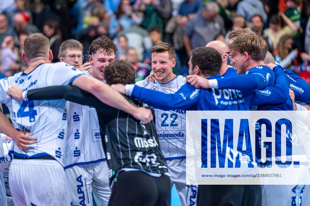 Adam Nyfjäll of TBV Lemgo Lippe, No. 22 (left), TSV Hannover Burgdorf (green) vs. TBV Lemgo Lippe (blue) on Matchday 10 of the 2026–2027 season in the Opel Handball Bundesliga, October 23, 2026, ZAG Arena Hannover, GER,