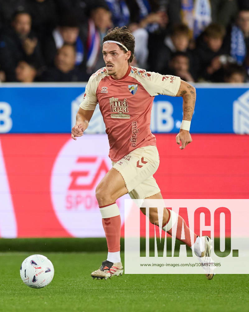 Angel Recio of Malaga CF in action during the LaLiga EA Sports match between Deportivo Alaves and Malaga CF at Mendizorrotza on October 23, 2026, in Vitoria, Spain. Vitoria Spain - ZUMAa181 20261023_zaa_a181_012