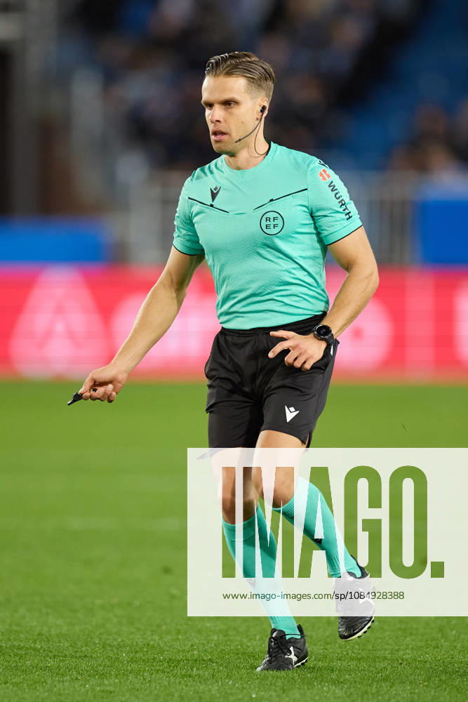Referee Carlos Muniz Munoz looks on during the LaLiga EA Sports match between Deportivo Alaves and Malaga CF at Mendizorrotza on October 23, 2026, in Vitoria, Spain. Deportivo Alaves V Malaga CF - LaLiga EA Sports - ZUMAa181 20261023_zaa_a181_008