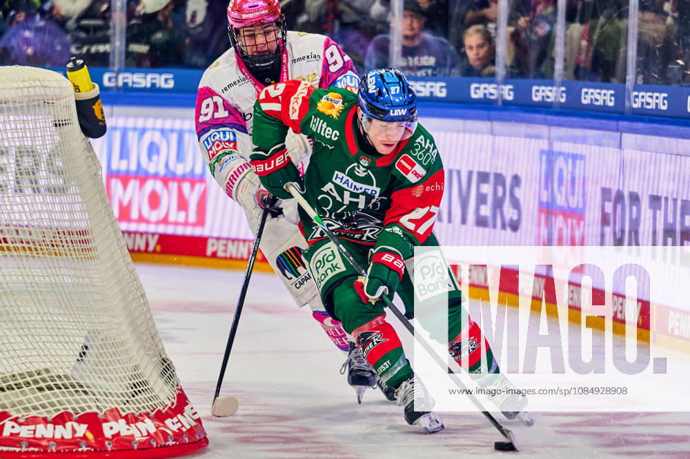Tobias Krestan, Eisbären Berlin, 91, Kyle Mayhew, Augsburger Panther, 27, GER, Eisbären Berlin vs. Augsburger Panther, Men s Ice Hockey, German Ice Hockey League (DEL), 2026–27 season, Matchday 11, October 23, 2026, GER, Eisbären Berlin vs. Augsburger Panther, Men s Ice Hockey, German Ice Hockey League (DEL), 2026–27 Season, Matchday 11, Berlin