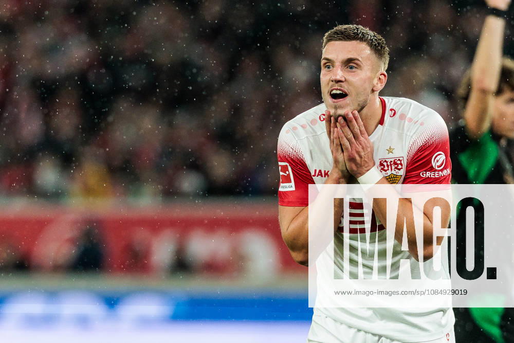 Ermedin Demirovic (VfB Stuttgart, 9) frustrated during the Bundesliga match between VfB Stuttgart vs. Borussia Moenchengladbach at MHP Arena on matchday 7 of the 1. Bundesliga on October 23, 2026 in Stuttgart, Germany. DFL REGULATIONS PROHIBIT ANY USE OF PHOTOGRAPHS AS IMAGE SEQUENCES AND OR QUASI-VIDEO. Baden-Wuerttemberg Germany
