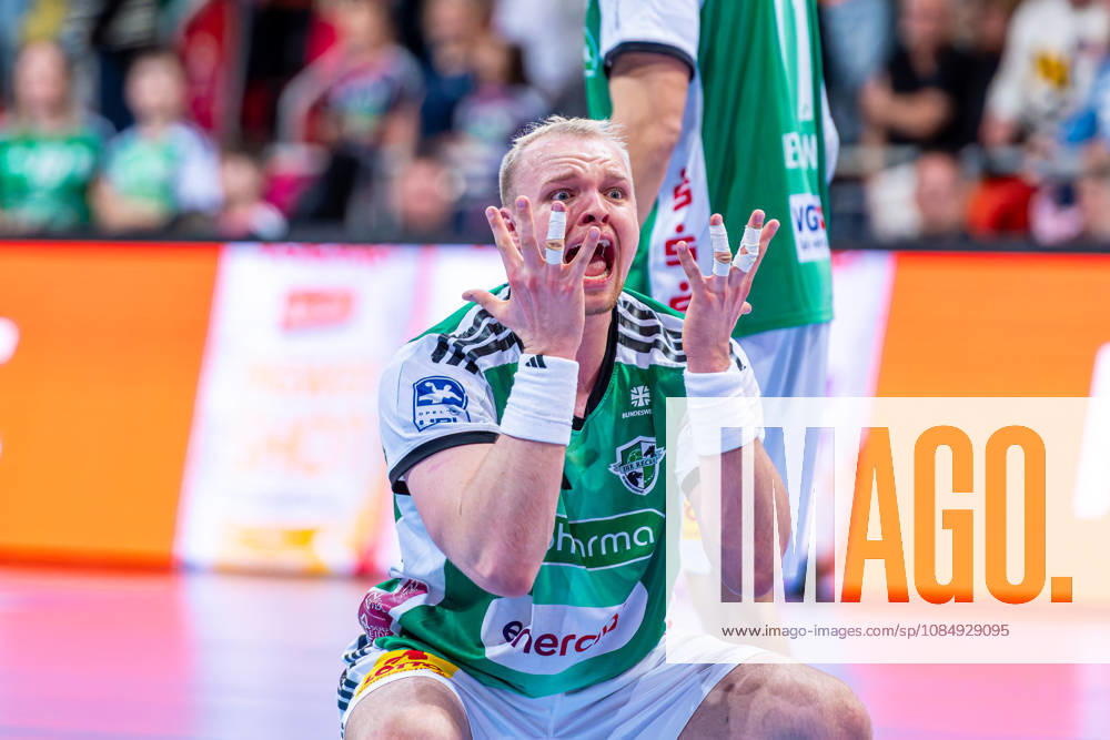 Justus Fischer, TSV Hannover Burgdorf, No. 54 (left), TSV Hannover Burgdorf (green) vs. TBV Lemgo Lippe (blue) on Matchday 10 of the 2026–2027 season in the Opel Handball Bundesliga, October 23, 2026, ZAG Arena Hannover, GER,