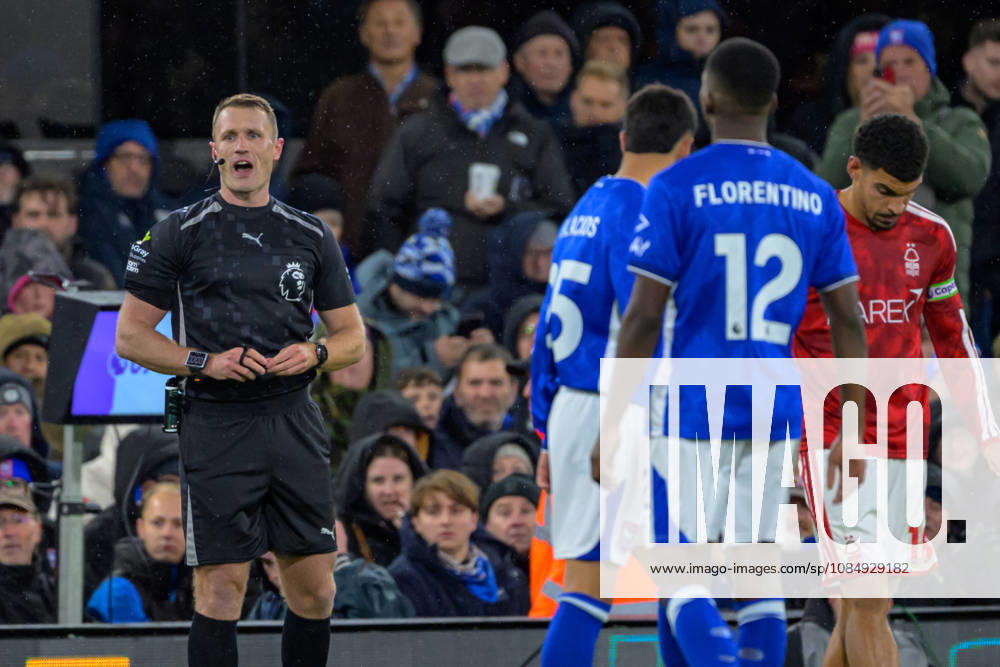 IPSWICH, ENGLAND OCTOBER 23 - Referee Tom Bramall explaining VAR decision during the Premier League game between Ipswich Town and Nottingham Forest at Portman Road on October 23, 2026 in Ipswich, England. (Photo by Keeran Marquis Sports Press Photo)