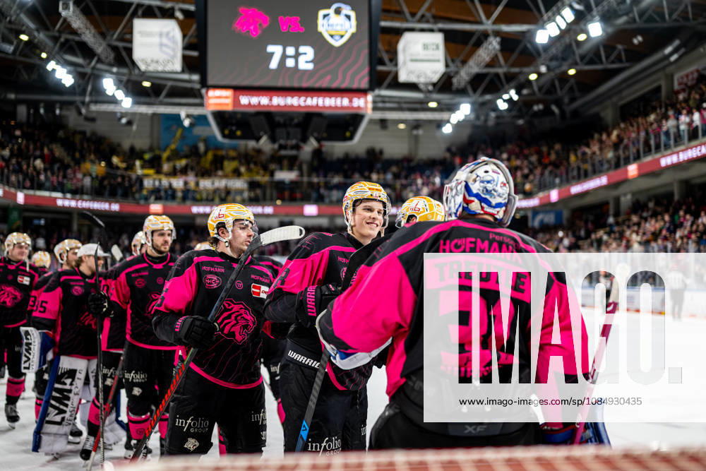 2026–2027 Ice Hockey Season, Penny DEL, Nuremberg Ice Tigers, Krefeld Penguins, ThHa Cheering, Joy, Noah Samanski 8, Nuremberg Ice Tigers, NIT Niklas Treutle 31, Nuremberg Ice Tigers, NIT after the victory