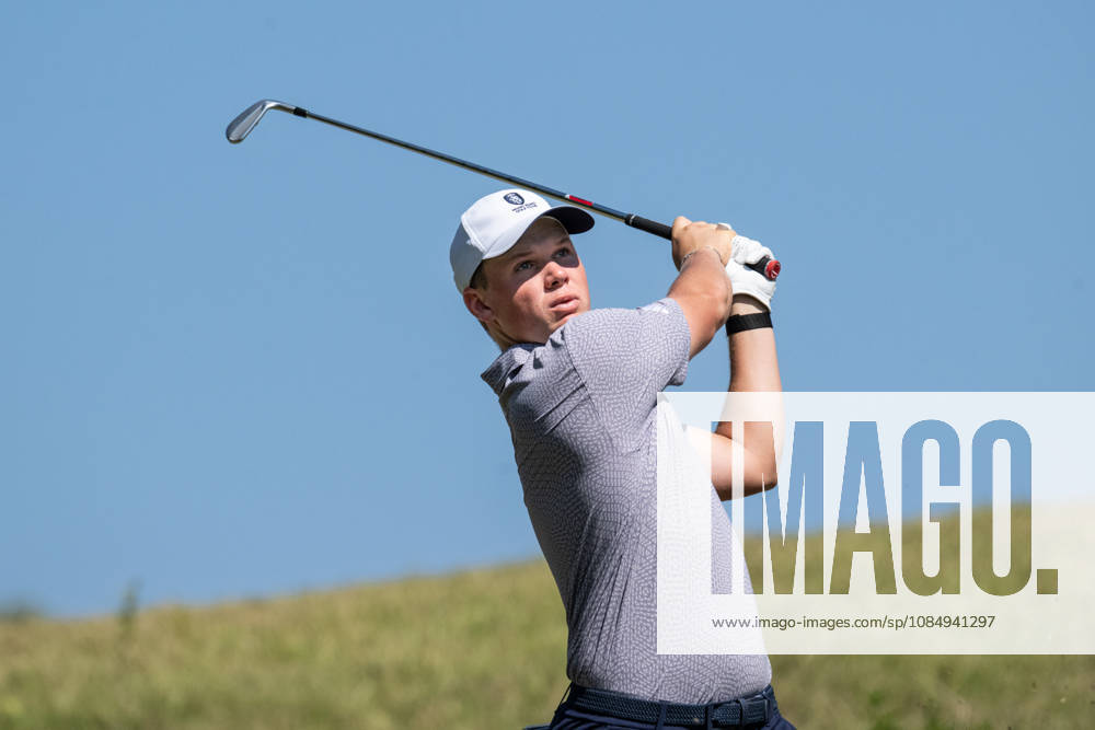 Caleb SURRATT from The USA sits at -13 Par on the 8th hole of the Fanling course. Hong Kong Open Golf, Hong Kong Golf Course Fanling Hong Kong China - ZUMAr144 20261024_zap_r144_007