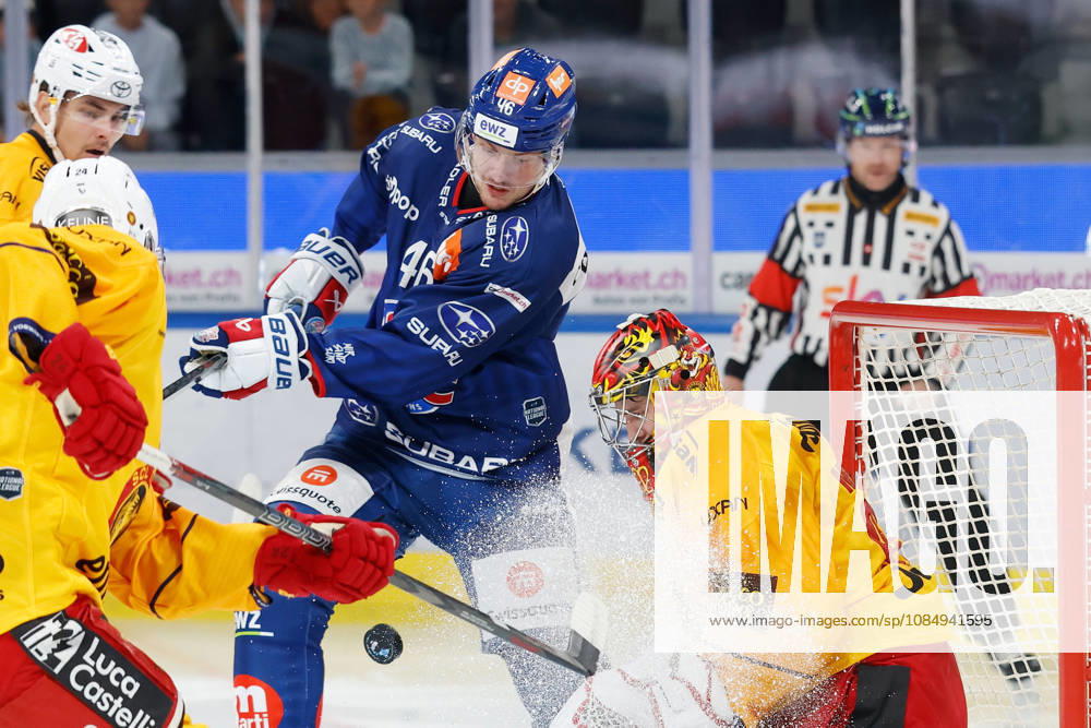 Swiss Life Arena, Zurich, SWITZERLAND, 2026–2027 Season, Men s Ice Hockey National League, ZSC Lions vs. SCL Tigers, Dean Kukan of the ZSC Lions in front of SCL Tigers goaltender Robin Meyer