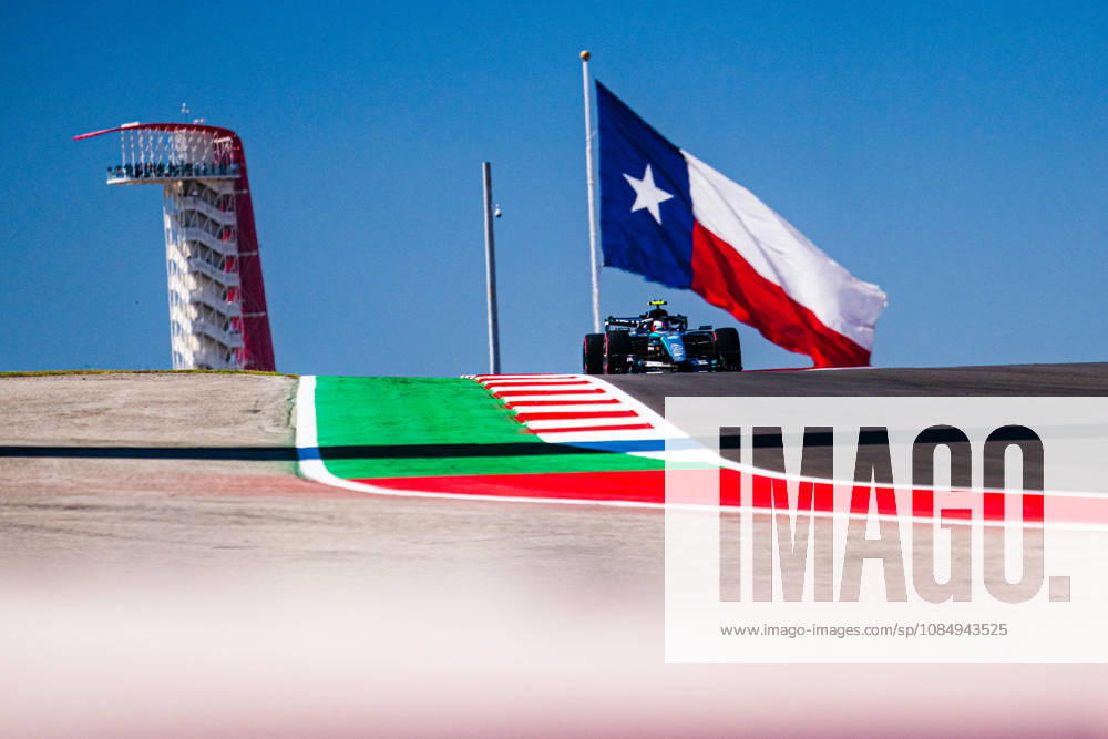 United States Grand Prix - Practice Day 1 ANDREA KIMI ANTONELLI 12 (ITA) of Mercedes-AMG PETRONAS Formula One Team (Mercedes-AMG F1 W17) with the Texas Flag in the background on Friday during the Formula 1 United States Grand Prix 2026 at Circuit of The Americas in Austin, Texas, United States, on October 23, 2026. Photo by Antoine LAPEYRE Reveries Agency via ABACAPRESS.COM Austin United States