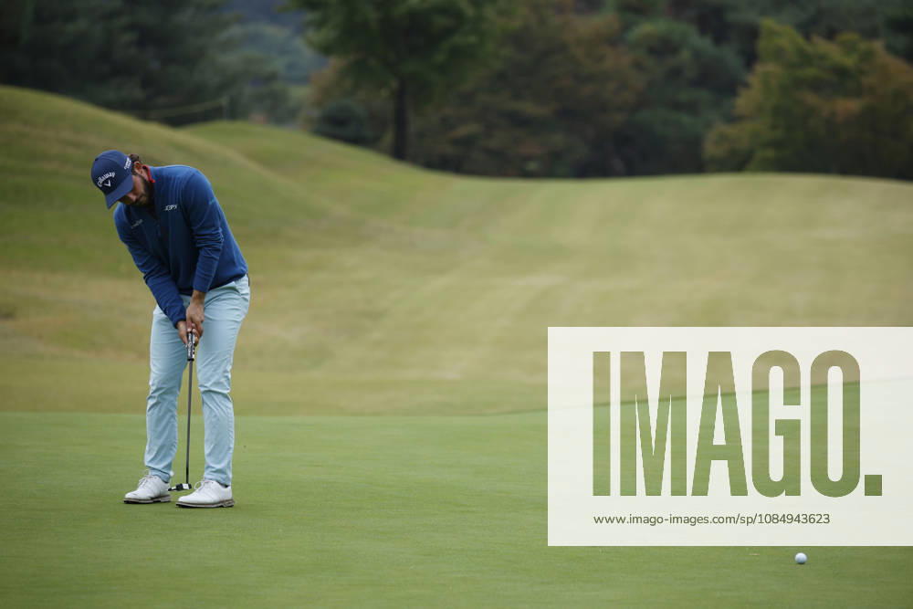 Oct 24, 2026-Cheonan, South Korea-Gregorio DE LEO of Italy action on 17th green during a DP World Tour Genesis Championship at Woo Jeong hills CC in Cheonan, South Korea. Cheonan SOUTH KOREA - ZUMAr168 20261024_aap_r168_027