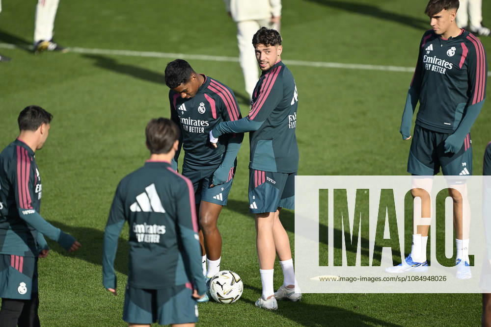 Real Madrid training session ahead of La Liga match against Barcelona MADRID, SPAIN - OCTOBER 24: Endrick Felipe (3rd L), Federico Valverde (2nd R) and Carlos Espi (R) of Real Madrid take part in a training session at the club s Valdebebas training facilities ahead of their Spanish La Liga week 10 football match against Barcelona in Madrid, Spain, on October 24, 2026. Burak Akbulut Anadolu Madrid Spain. Editorial use only. Please get in touch for any other usage.