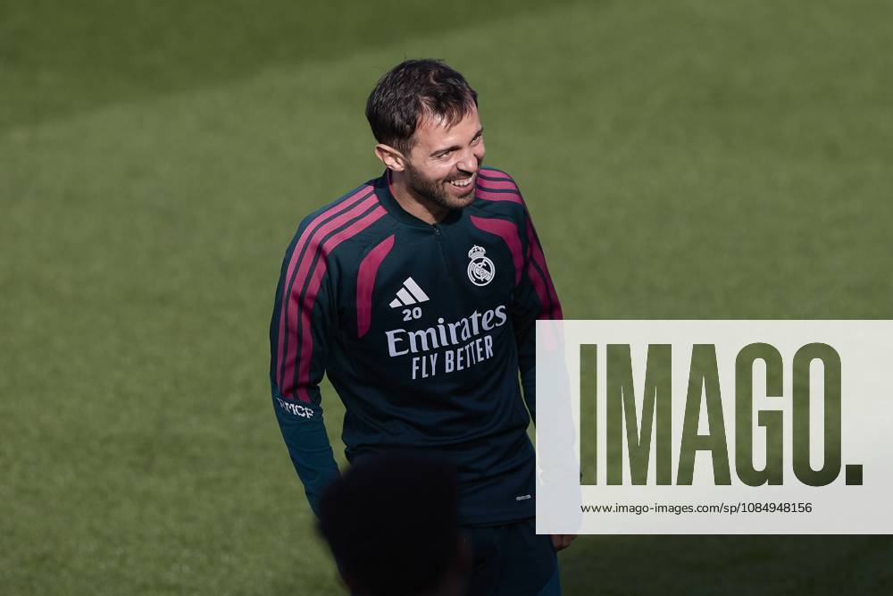 Bernardo Silva (Real Madrid CF) is seen in action during a training session on the eve of the LaLiga EA SPORTS 2026 2027 match between FC Barcelona, Barca and Real Madrid CF..Real Madrid CF is holding its final training session ahead of its tenth LaLiga game. Madrid Spain - ZUMAs197 20261024_aaa_s197_026