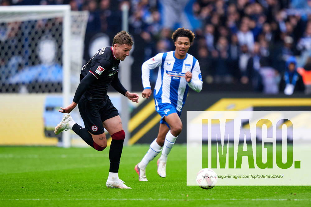 Joel Grodowski, Arminia Bielefeld, 11, Oluwaseun Victor Adewumi, Hertha BSC, 19, GER, Hertha BSC vs. Arminia Bielefeld, 2. Bundesliga, 2026–27 season, Matchday 9, October 24, 2026 DFL regulations prohibit any use of photographs as image sequences and or quasi-video GER, Hertha BSC vs. Arminia Bielefeld, 2. Bundesliga, 2026–27 season, Matchday 9, October 24, 2026, Berlin