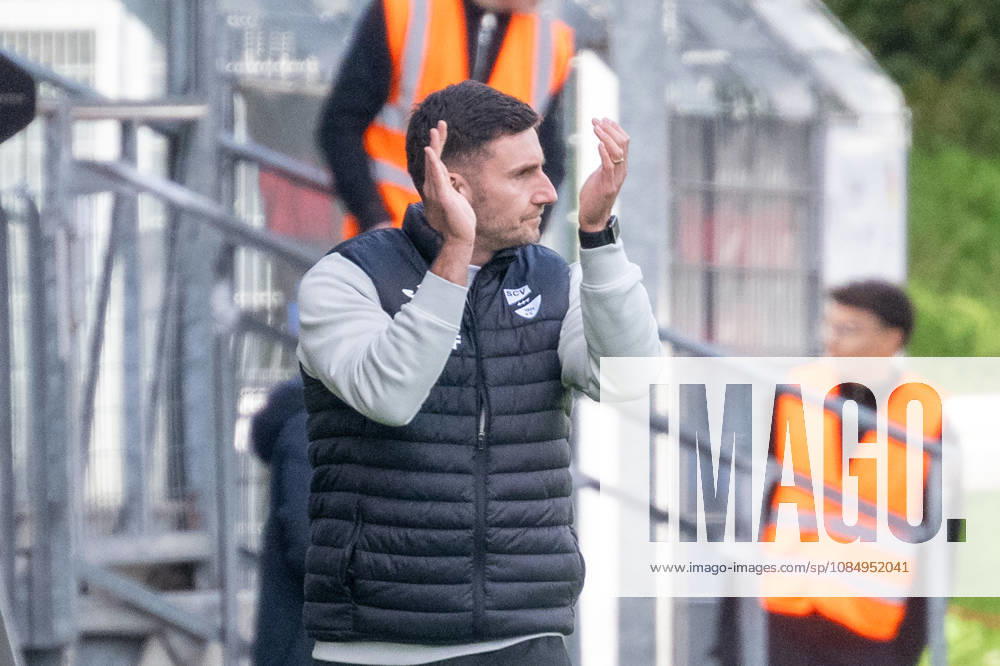 Orest Shala, coach of Sportclub Verl, applauds a successful play during the FC Viktoria Koeln vs. SC Verl match, soccer, 3. Liga, Matchday 11, 2026–2027 season, October 24, 2026 DFL DFB regulations prohibit any use of photographs as image sequences and or quasi-video FC Viktoria Cologne vs. SC Verl, soccer, 3. Liga, Matchday 11, 2026–2027 season, October 24, 2026, Cologne