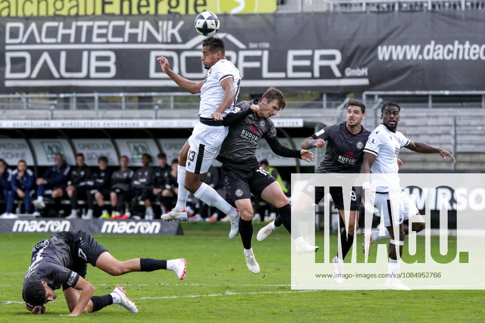 From left: Yannick Osee (SVS), 13, Thomas Geyer (Aalen), 16, during a header, header duel, game play, aerial duel, action, in the penalty area, penalty area scene, October 24, 2026, Sandhausen, Germany, soccer, Regionalliga Southwest, SV Sandhausen vs. VfR Aalen