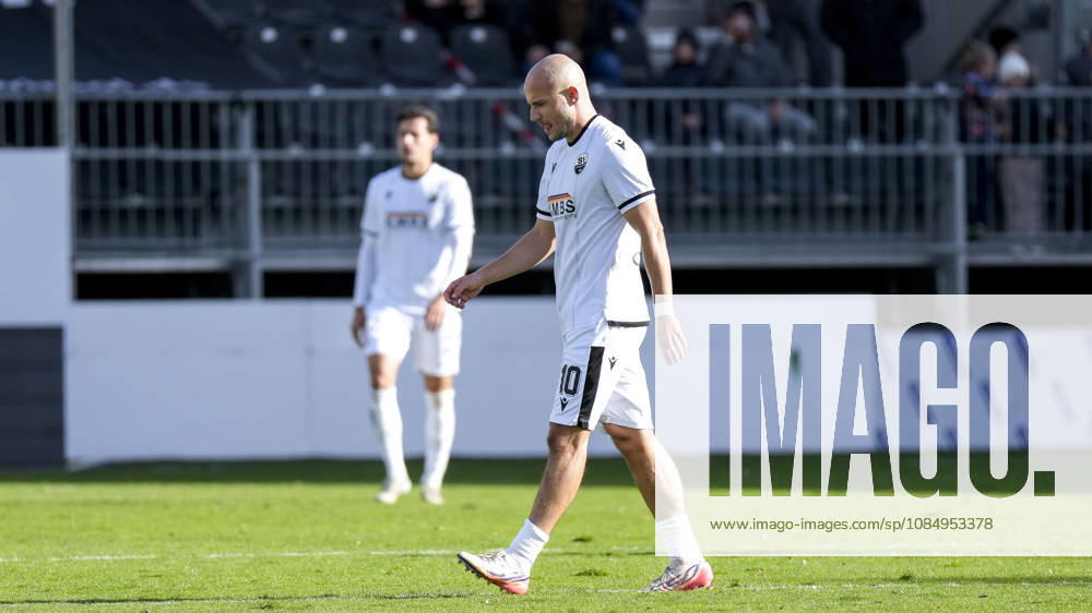 Felix Lohkemper SVS, 10, player for SV Sandhausen SVS, looking disappointed, disappointment, frustration, pessimistic, after conceding the goal that made the score 0–1, action, play, game scene, October 24, 2026, Sandhausen, Germany, soccer, Regionalliga Südwest, SV Sandhausen vs. VfR Aalen