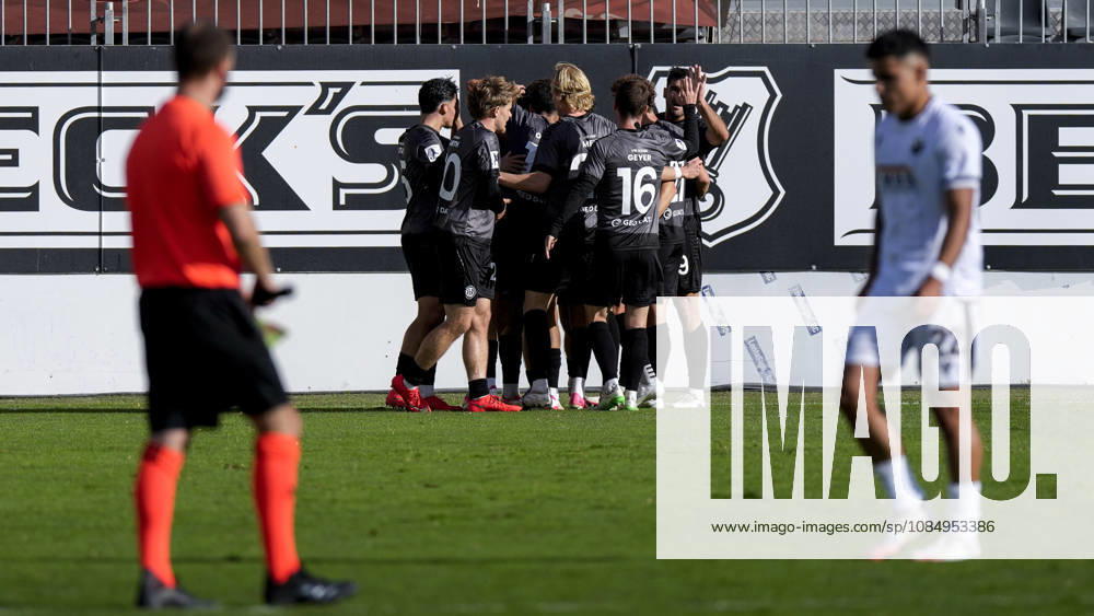 VfR Aalen players celebrate the goal that makes the score 0–1, Celebration, goal celebration, scoring a goal, celebrate the goal, goal, celebration, celebrating the goal, joy, happiness, happy, optimistic, positive, game scene, highlight, action, 10 24 2026, Sandhausen, Germany, soccer, Regionalliga Southwest, SV Sandhausen vs. VfR Aalen