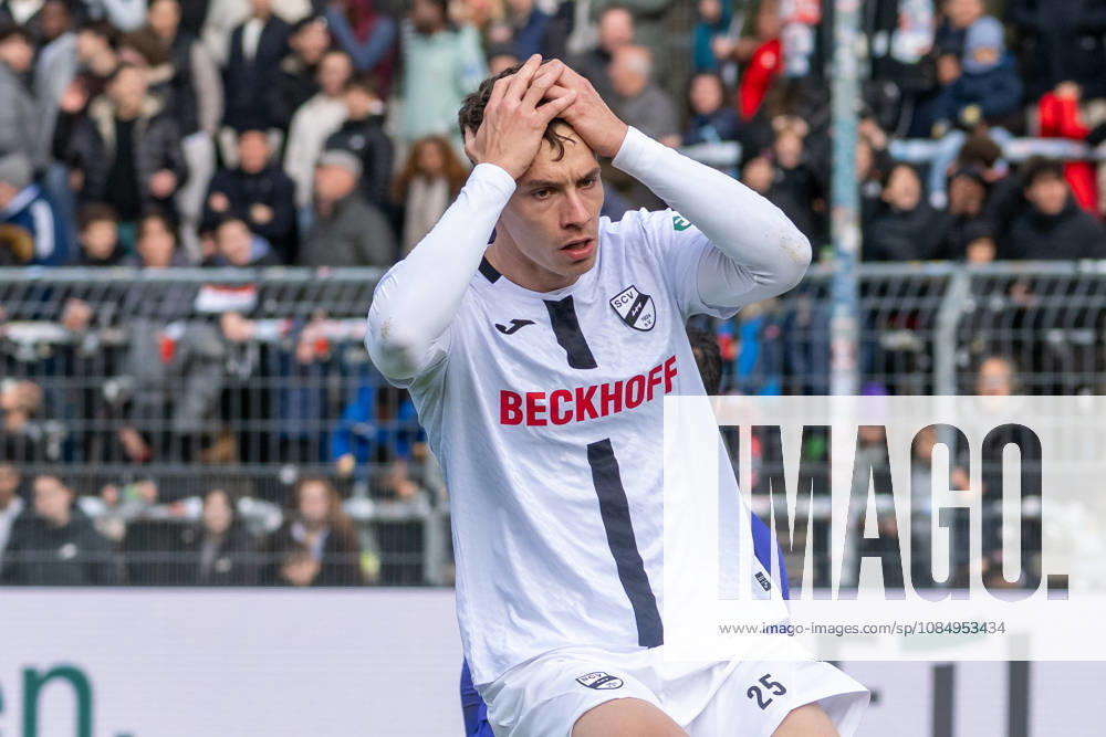Tim Heike of Sportclub Verl, 25, is disappointed about the missed opportunity: FC Viktoria Cologne vs. SC Verl, soccer, 3rd Division, Matchday 11, 2026–2027 season, October 24, 2026 DFL DFB regulations prohibit any use of photographs as image sequences and or quasi-video FC Viktoria Cologne vs. SC Verl, soccer, 3rd Division, Matchday 11, 2026–2027 season, October 24, 2026, Cologne