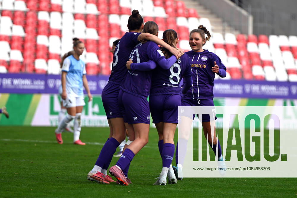 SGS Essen Celebrates a Goal, Women s Bundesliga 2, SGS Essen vs. VfL Bochum, October 24, 2026. SGS Essen celebrates a goal, Women s Bundesliga 2, Matchday 10, SGS Essen vs. VfL Bochum on October 24, 2026, at the Stadion an der Hafenstraße, Essen