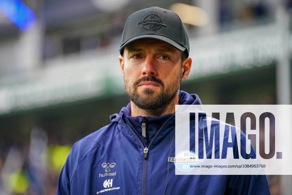 German Soccer Bundesliga 2026–2027, Matchday 7: SC Paderborn vs. Hamburger SV at Home Deluxe Arena, Paderborn; Ralf Kettemann, Paderborn Coach: Facial Expressions, Emotions