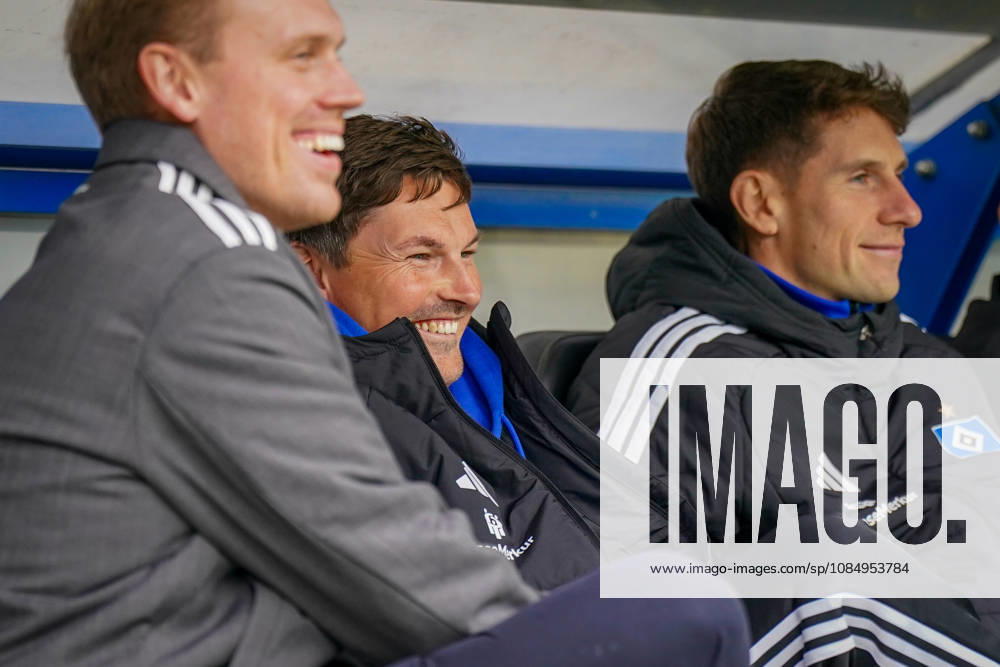 German Soccer Bundesliga 2026–2027, Matchday 7: SC Paderborn vs. Hamburger SV at Home Deluxe Arena in Paderborn; Merlin Polzin, Coach; Hamburger SV: Facial Expressions, Emotions