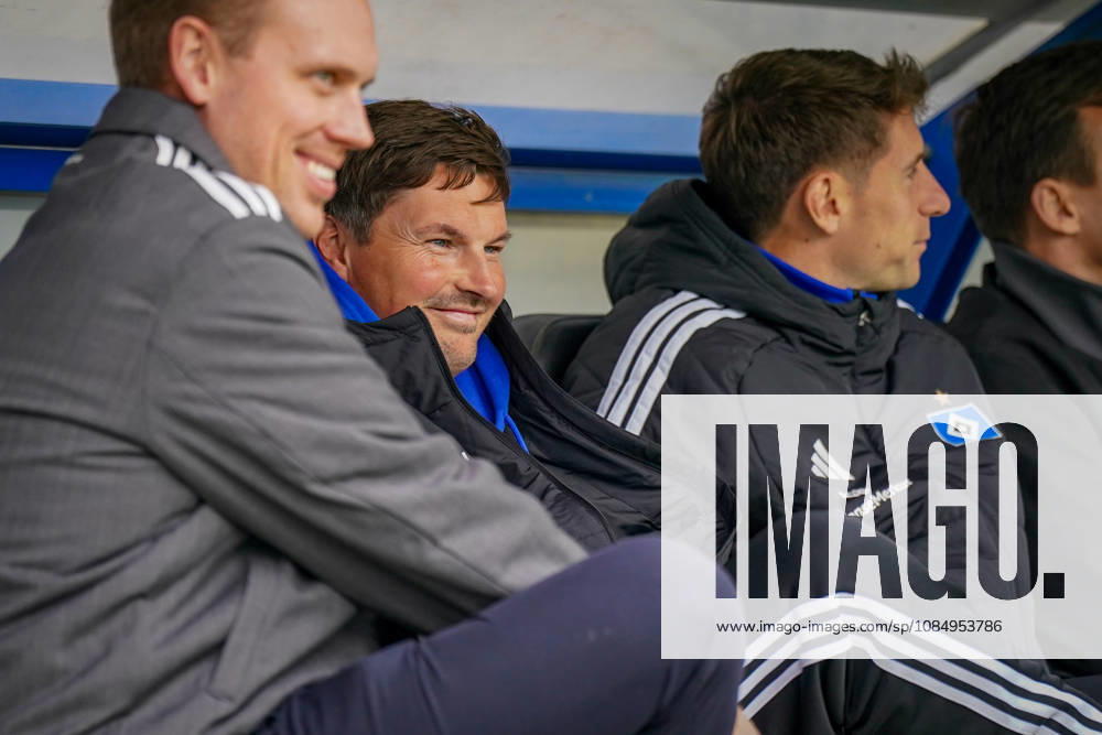 German Soccer Bundesliga 2026–2027, Matchday 7: SC Paderborn vs. Hamburger SV at Home Deluxe Arena in Paderborn; Merlin Polzin, Coach; Hamburger SV: Facial Expressions, Emotions