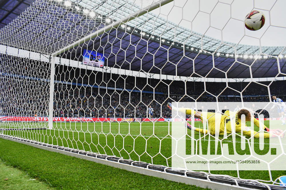 Hertha BSC, 11-meter goal for a 1–0 lead, GER, Hertha BSC vs. Arminia Bielefeld, 2. Bundesliga, 2026–27 season, Matchday 9, October 24, 2026 DFL regulations prohibit any use of photographs as image sequences and or quasi-video GER, Hertha BSC vs. Arminia Bielefeld, 2. Bundesliga, 2026–27 season, Matchday 9, October 24, 2026, Berlin