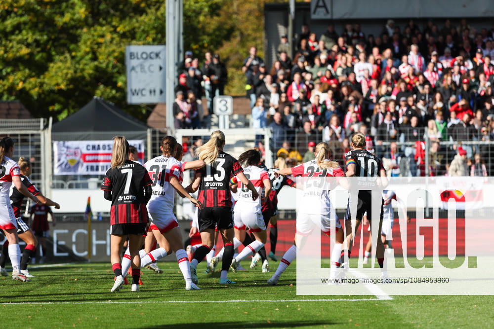 The teams are waiting for a corner kick GER, VfB Stuttgart vs. Eintracht Frankfurt, Soccer, Women s Bundesliga, Matchday 8, 2026–2027 season, October 24, 2026 DFL regulations prohibit any use of photographs as image sequences and or quasi-video GER, VfB Stuttgart vs. Eintracht Frankfurt, Soccer, Women s Bundesliga, Matchday 8, 2026–2027 season, October 24, 2026, Stuttgart