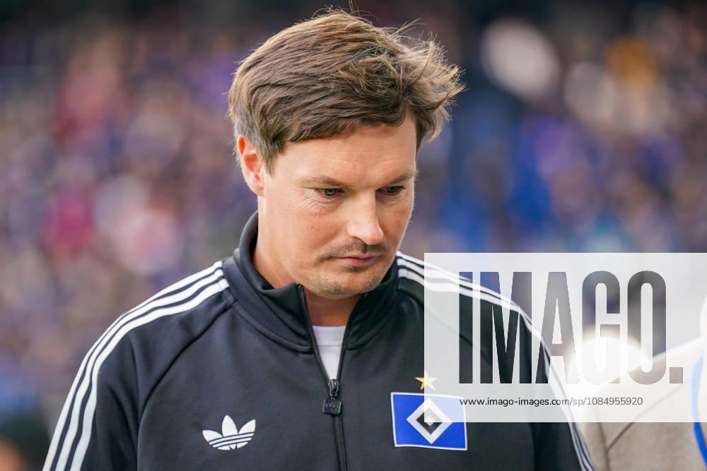 German Soccer Bundesliga 2026–2027, Matchday 7: SC Paderborn vs. Hamburger SV at Home Deluxe Arena in Paderborn; Merlin Polzin, Coach; Hamburger SV: Facial Expressions, Emotions