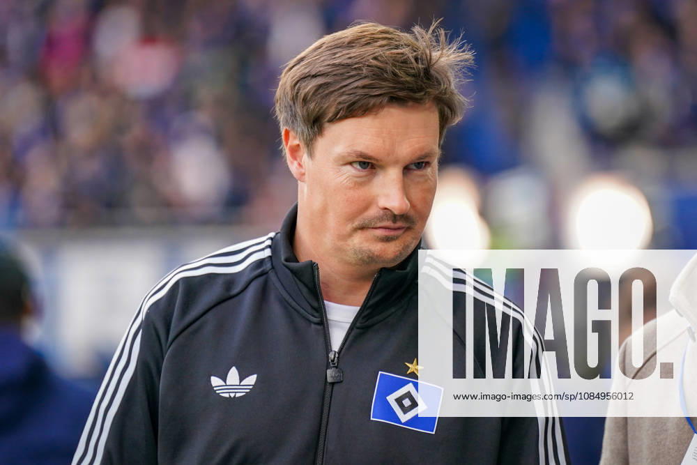 German Soccer Bundesliga 2026–2027, Matchday 7: SC Paderborn vs. Hamburger SV at Home Deluxe Arena in Paderborn; Merlin Polzin, Coach; Hamburger SV: Facial Expressions, Emotions
