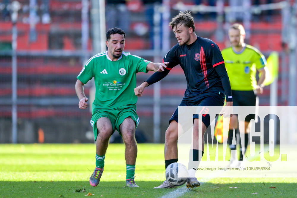 From left: Tarkan Uecuencue (Ansbach), 31; Luis Pfluger (Unterhaching), 13; in a one-on-one battle, duel, tackle, dynamic, action, 24, 10, 2026, Unterhaching, Germany, soccer, Bavarian Regional League, SpVgg Unterhaching vs. SpVgg Ansbach