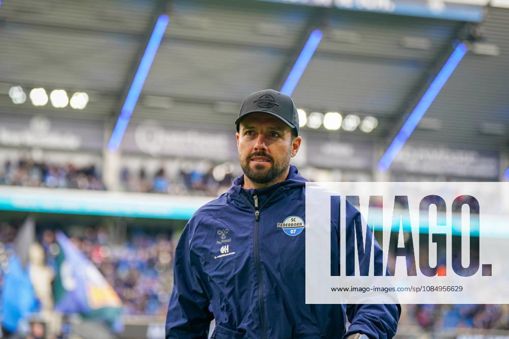 German Soccer Bundesliga 2026–2027, Matchday 7: SC Paderborn vs. Hamburger SV at Home Deluxe Arena, Paderborn; Ralf Kettemann, Paderborn Coach: Facial Expressions, Emotions