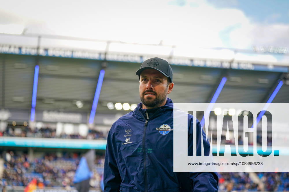 German Soccer Bundesliga 2026–2027, Matchday 7: SC Paderborn vs. Hamburger SV at Home Deluxe Arena, Paderborn; Ralf Kettemann, Paderborn Coach: Facial Expressions, Emotions