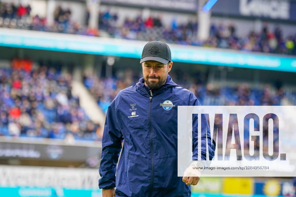German Soccer Bundesliga 2026–2027, Matchday 7: SC Paderborn vs. Hamburger SV at Home Deluxe Arena, Paderborn; Ralf Kettemann, Paderborn Coach: Facial Expressions, Emotions