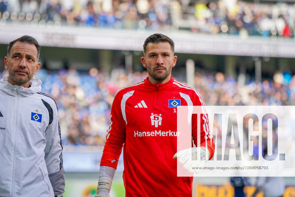 German Bundesliga 2026–2027, Matchday 7: SC Paderborn vs. Hamburger SV at Home Deluxe Arena, Paderborn; Daniel Heuer Fernandes, Hamburger SV, 1