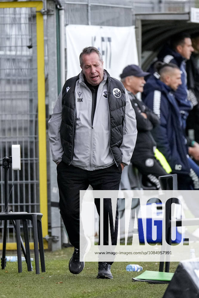 Markus Kauczinski, Coach, Head Coach, SVS, full-body shot, single image, single photo, action, looking disappointed, disappointment, frustration, pessimistic, October 24, 2026, Sandhausen, Germany, soccer, Regionalliga Southwest, SV Sandhausen vs. VfR Aalen