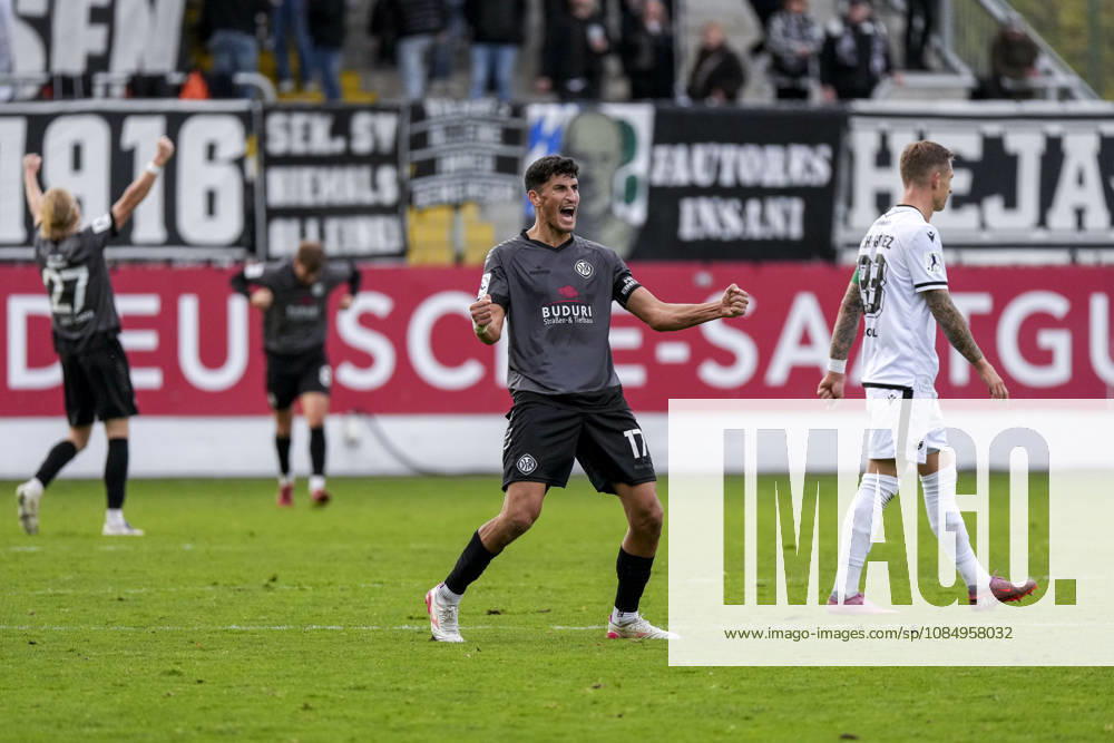 Ali Odabas Aalen, 17, captain, player for VfR Aalen, Celebration after the final whistle, joy over the victory, winners, celebrating, cheerful, positive, happy, optimistic, highlight, action, October 24, 2026, Sandhausen, Germany, soccer, Regionalliga Southwest, SV Sandhausen vs. VfR Aalen