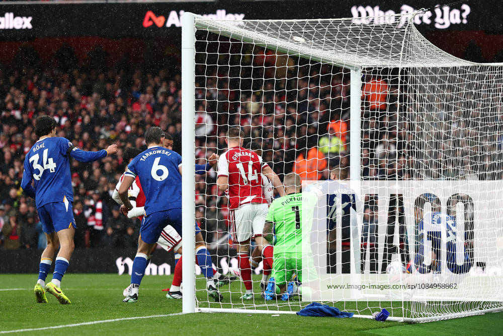 London, England, 24th October 2026. Ezri Konsa (hidden) of Arsenal scores to make it 1-0 during the Arsenal vs Everton Premier League match at the Emirates Stadium, London. Picture credit should read: David Klein Sportimage . SPI_015_DK_Arsenal_Everton SPI-5095-0015