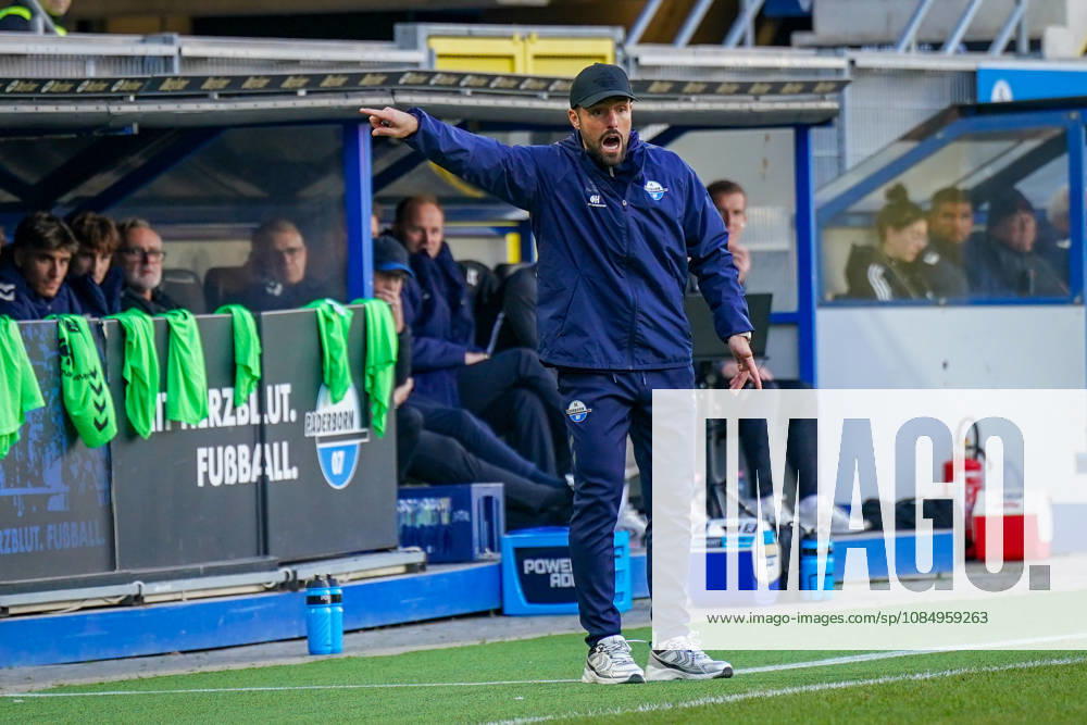 German Soccer Bundesliga 2026–2027, Matchday 7: SC Paderborn vs. Hamburger SV at Home Deluxe Arena, Paderborn; Ralf Kettemann, Paderborn Coach: Facial Expressions, Gestures, Emotion