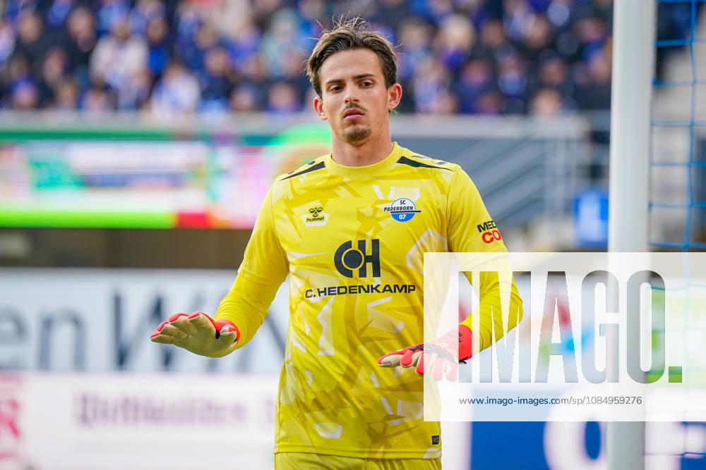 German Soccer Bundesliga 2026–2027, Matchday 7: SC Paderborn vs. Hamburger SV at Home Deluxe Arena, Paderborn; Nahuel Noll, Paderborn 15