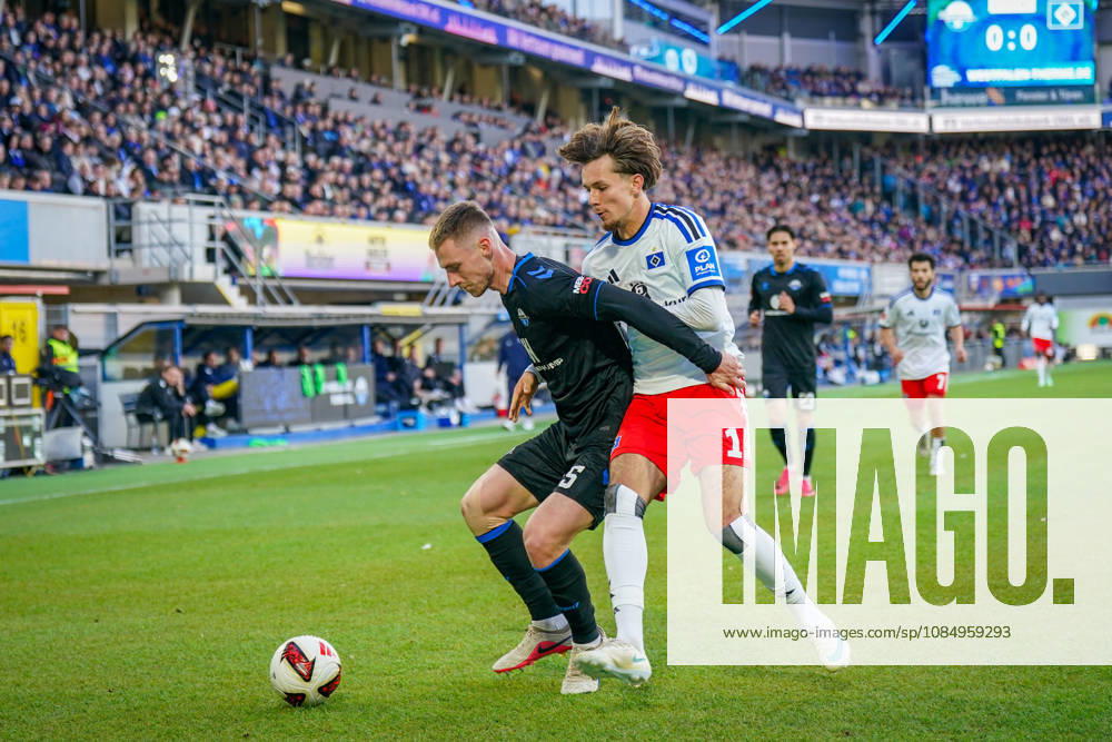 Germany Soccer Bundesliga 2026–2027, Matchday 7: SC Paderborn vs. Hamburger SV at Home Deluxe Arena in Paderborn; Santiago Castaneda (Paderborn) and Otto Stange (Hamburger SV), 19, in a tackle