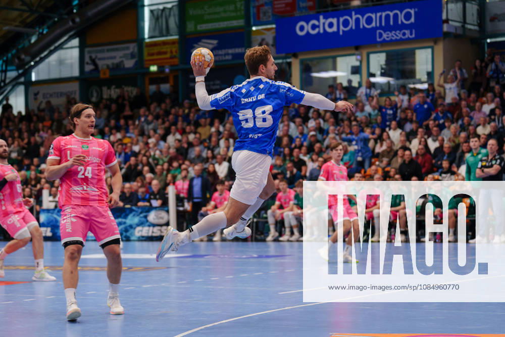 2nd Handball Bundesliga, Matchday 9: Dessau Roßlauer HV 06 vs. SC DHfK Leipzig, Yannick Marcos Pust, Dessau Roßlauer HV 06, 98 on a jump shot on October 24, 2026, at the Anhalt Arena, Dessau-Roßlau, Saxony-Anhalt, Dessau-Roßlau, Anhalt Arena, Saxony-Anhalt, Germany