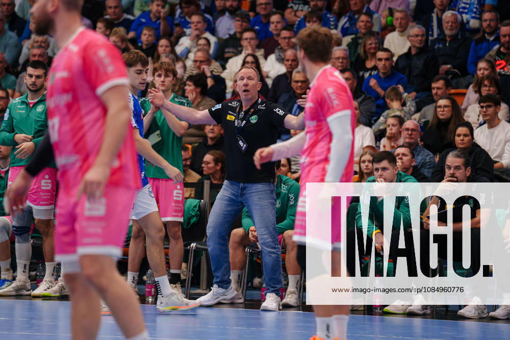 2nd Handball Bundesliga, Matchday 9: Dessau Roßlauer HV 06 vs. SC DHfK Leipzig. Frank Carstens, coach of SC DHfK Leipzig, on October 24, 2026, at the Anhalt Arena in Dessau Roßlau, Saxony-Anhalt, Dessau Roßlau, Anhalt Arena, Saxony-Anhalt, Germany